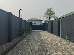 The Crib-Artist Residence