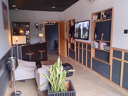 The Crib-Artist Residence