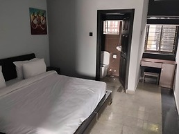 The Crib-Artist Residence