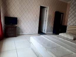 Collection O 93707 Rooms By U
