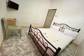 OYO 93781 Hotel California 2NearNagoya Hill Shopping Mall