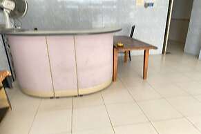 OYO 93781 Hotel California 2NearNagoya Hill Shopping Mall