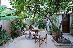 Lemon Garden Residence