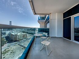 Luxury StayCation - Al Jawhara Tower Studio Apt in the Heart of Dubai