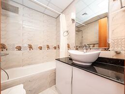 Luxury StayCation - Al Jawhara Tower Studio Apt in the Heart of Dubai