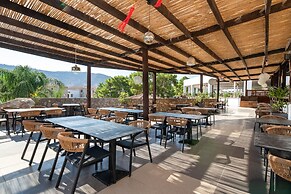 Costa Lindia Beach Resort