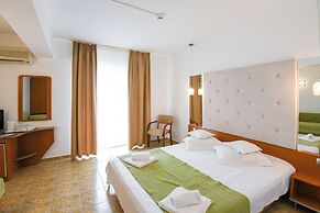 Complex Modern Mamaia All Inclusive