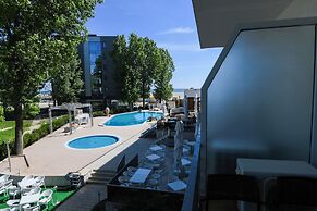 Complex Modern Mamaia All Inclusive