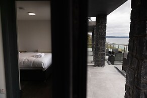 Pierside Apartments Deluxe Accommodation