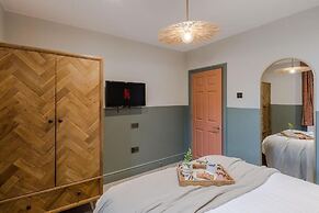 Your Apartment - Redland Place