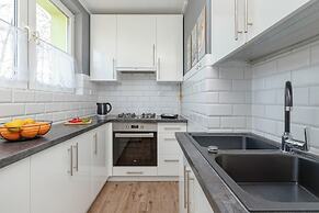 Apartment With Balcony by Renters