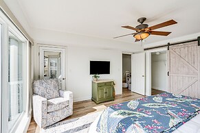 Regatta Bay Condo w/ Balcony + Water Views!