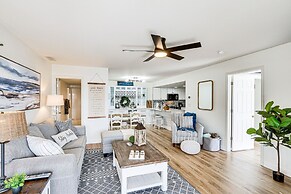 Regatta Bay Condo w/ Balcony + Water Views!