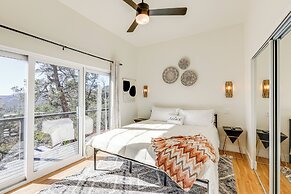 Hot Tub & Panoramic Mtn Views: Pine Retreat!