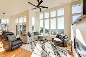 Hot Tub & Panoramic Mtn Views: Pine Retreat!