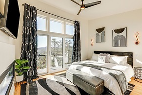 Hot Tub & Panoramic Mtn Views: Pine Retreat!