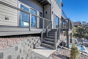 Hot Tub & Panoramic Mtn Views: Pine Retreat!