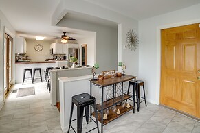 3 Mi to Lake Michigan: Lakefront Portage Home!