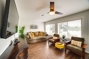 3 Mi to Lake Michigan: Lakefront Portage Home!