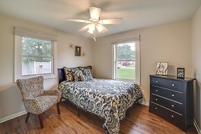 3 Mi to Lake Michigan: Lakefront Portage Home!
