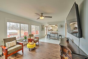 3 Mi to Lake Michigan: Lakefront Portage Home!