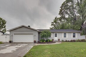 3 Mi to Lake Michigan: Lakefront Portage Home!