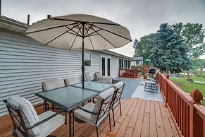 3 Mi to Lake Michigan: Lakefront Portage Home!