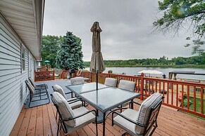3 Mi to Lake Michigan: Lakefront Portage Home!