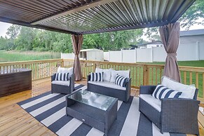 3 Mi to Lake Michigan: Lakefront Portage Home!