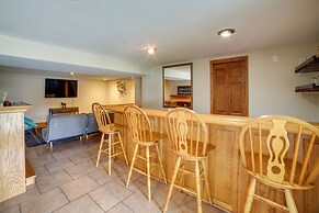 3 Mi to Lake Michigan: Lakefront Portage Home!