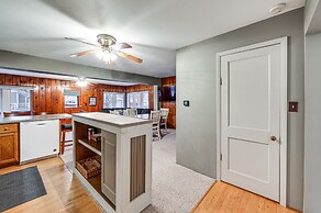 Clear Lake Vacation Rental: Walk to City Beach!