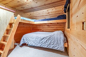Clear Lake Vacation Rental: Walk to City Beach!