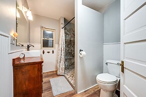 Clear Lake Vacation Rental: Walk to City Beach!