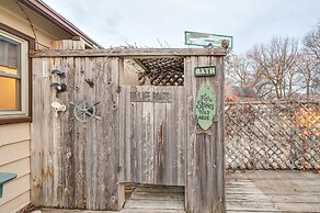 Clear Lake Vacation Rental: Walk to City Beach!