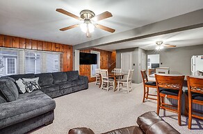 Clear Lake Vacation Rental: Walk to City Beach!