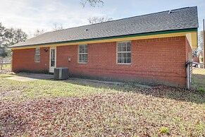 Charming Hinesville Home < 6 Mi to Fort Stewart