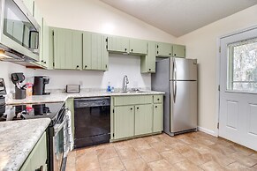 Charming Hinesville Home < 6 Mi to Fort Stewart