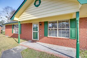 Charming Hinesville Home < 6 Mi to Fort Stewart