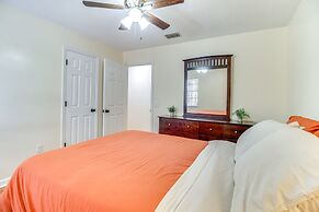 Charming Hinesville Home < 6 Mi to Fort Stewart