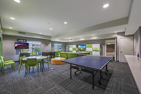 Villa Desert Ridge 2 Bedroom Condo by RedAwning