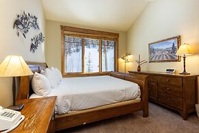 6533 Settlers Creek 3 Bedroom Townhouse by RedAwning