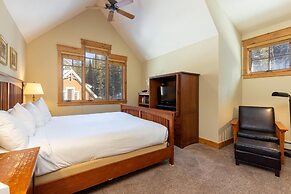 6533 Settlers Creek 3 Bedroom Townhouse by RedAwning