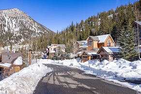 6533 Settlers Creek 3 Bedroom Townhouse by RedAwning