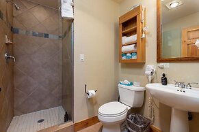 6533 Settlers Creek 3 Bedroom Townhouse by RedAwning