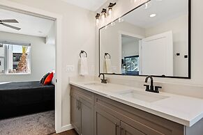 Surf's Up 2 Bedroom Condo