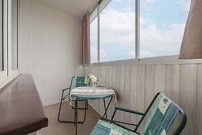 Apartment With Balcony for 2 by Renters