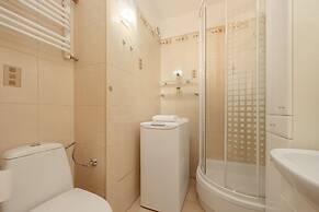 Apartment With Balcony for 2 by Renters