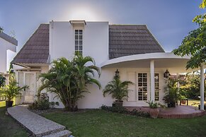 Alamanda Cottage at Serenity