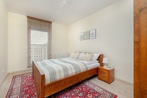 Spacious Apartment Poznań by Renters