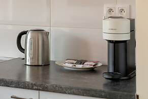 Spacious Apartment Poznań by Renters